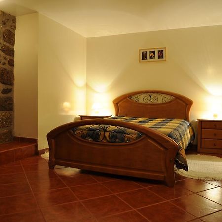 Casa Do Meio Da Vila 洛里加 外观 照片